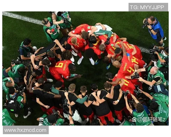 黑人球星女友踏上绿茵场展现风采 成为足球界新星背后的强力支撑