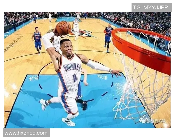 足球球星背后的孤独训练旅程与心理挑战揭秘 足球球星背后的孤独训练旅程与心理挑战揭秘